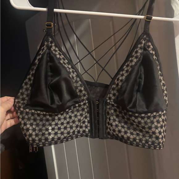 Victorias Secret - Black Lace Bralette RN54867 / CA23226 - SIZE XL - Picture 10 of 10